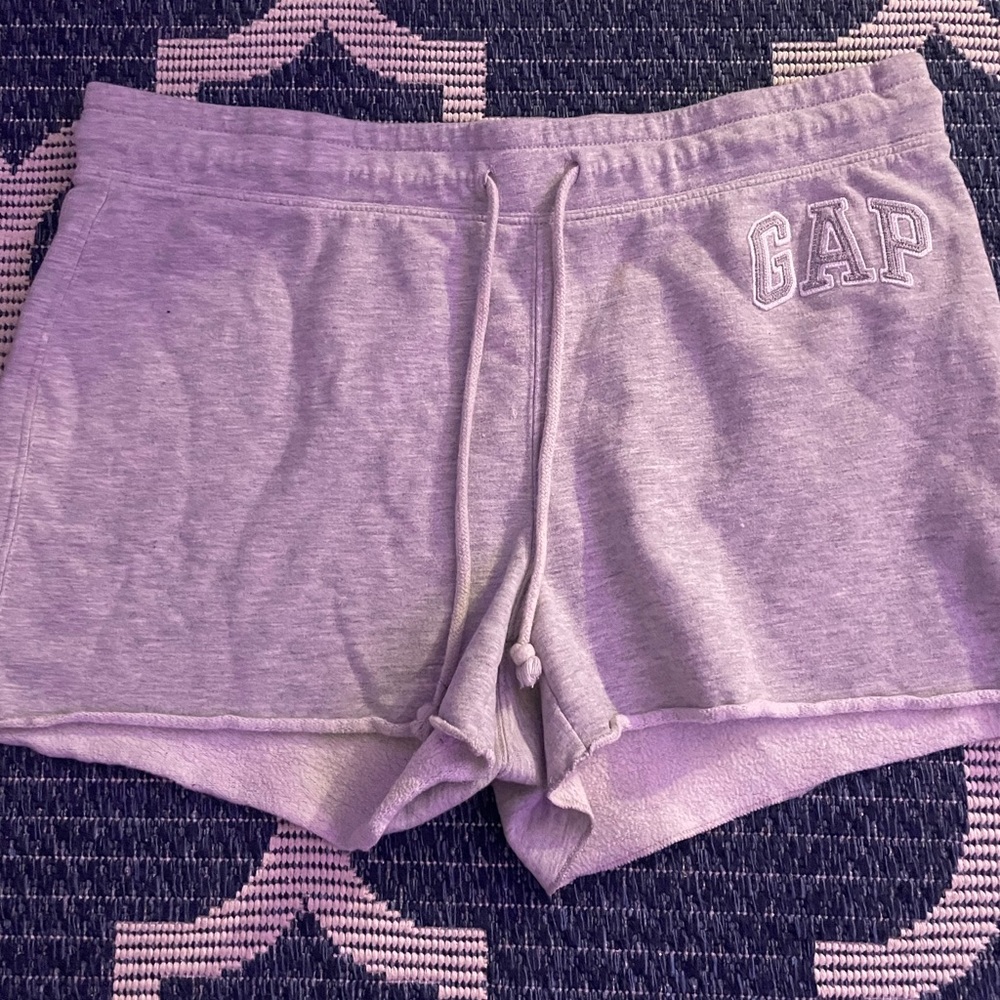 Gray gap shorts